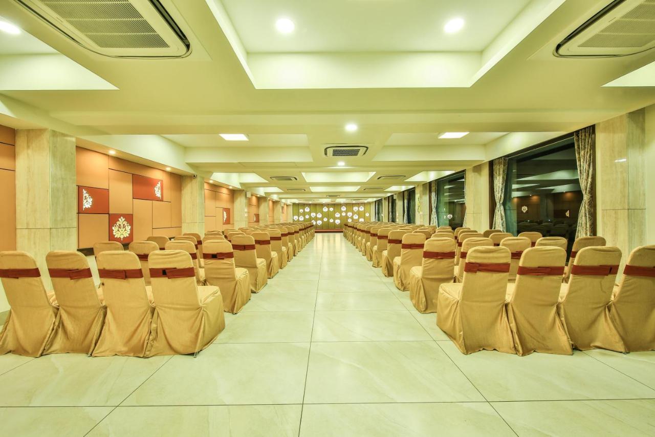 Fabhotel Flora Vastral Ahmedabad Eksteriør billede