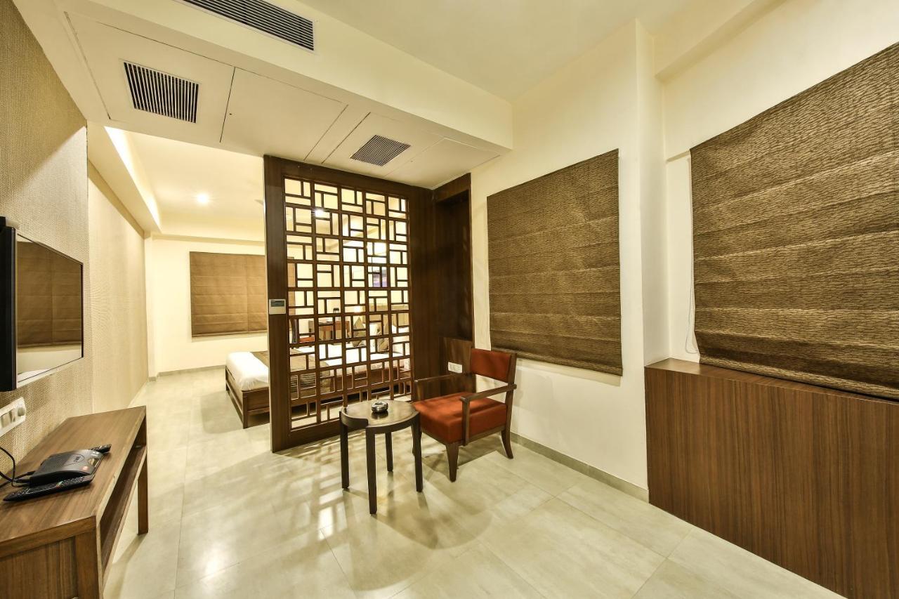Fabhotel Flora Vastral Ahmedabad Eksteriør billede