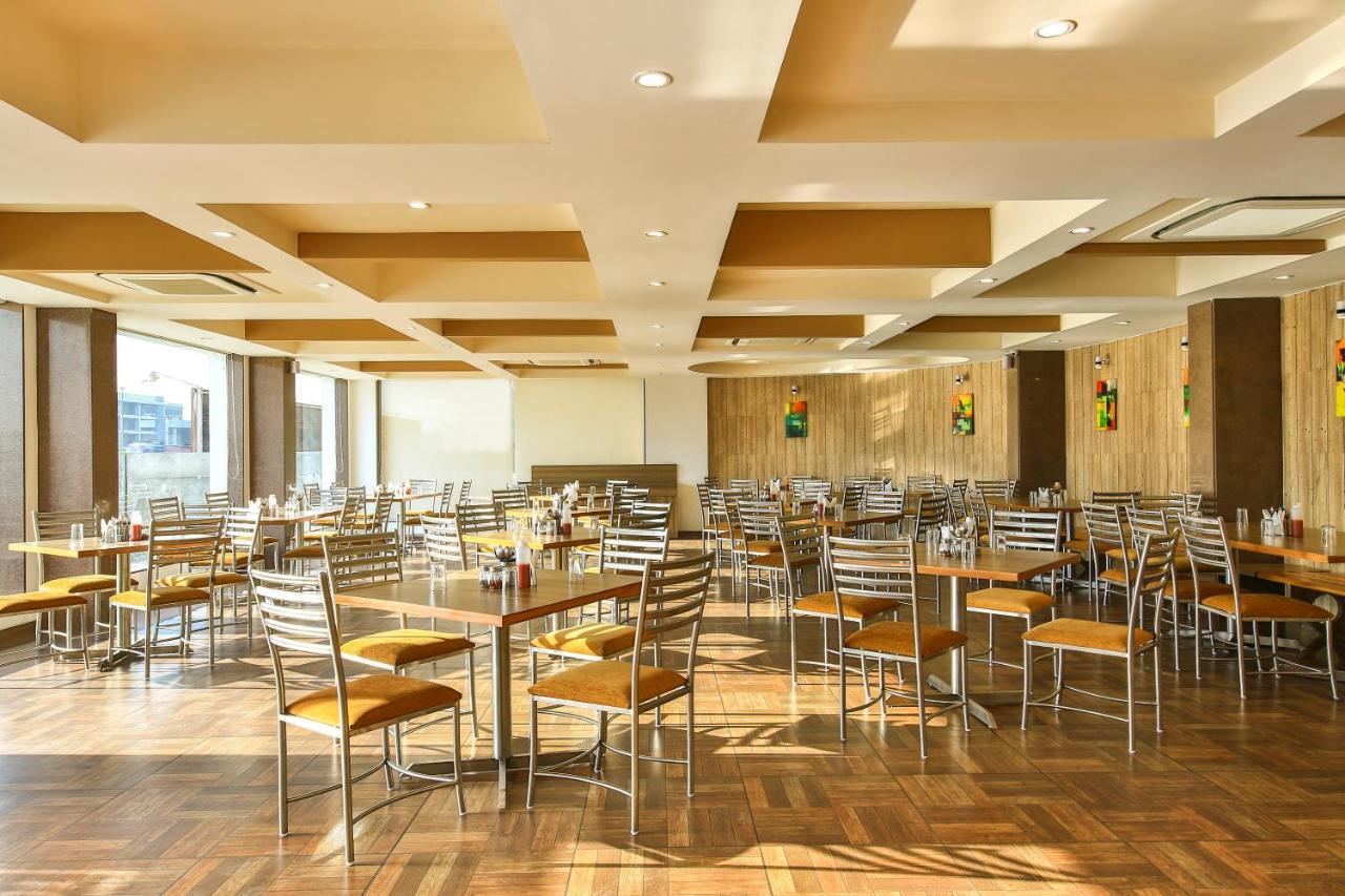 Fabhotel Flora Vastral Ahmedabad Eksteriør billede