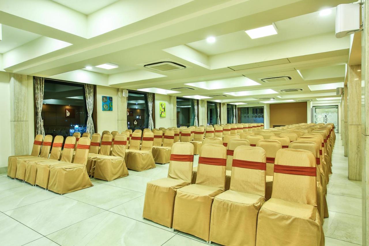 Fabhotel Flora Vastral Ahmedabad Eksteriør billede