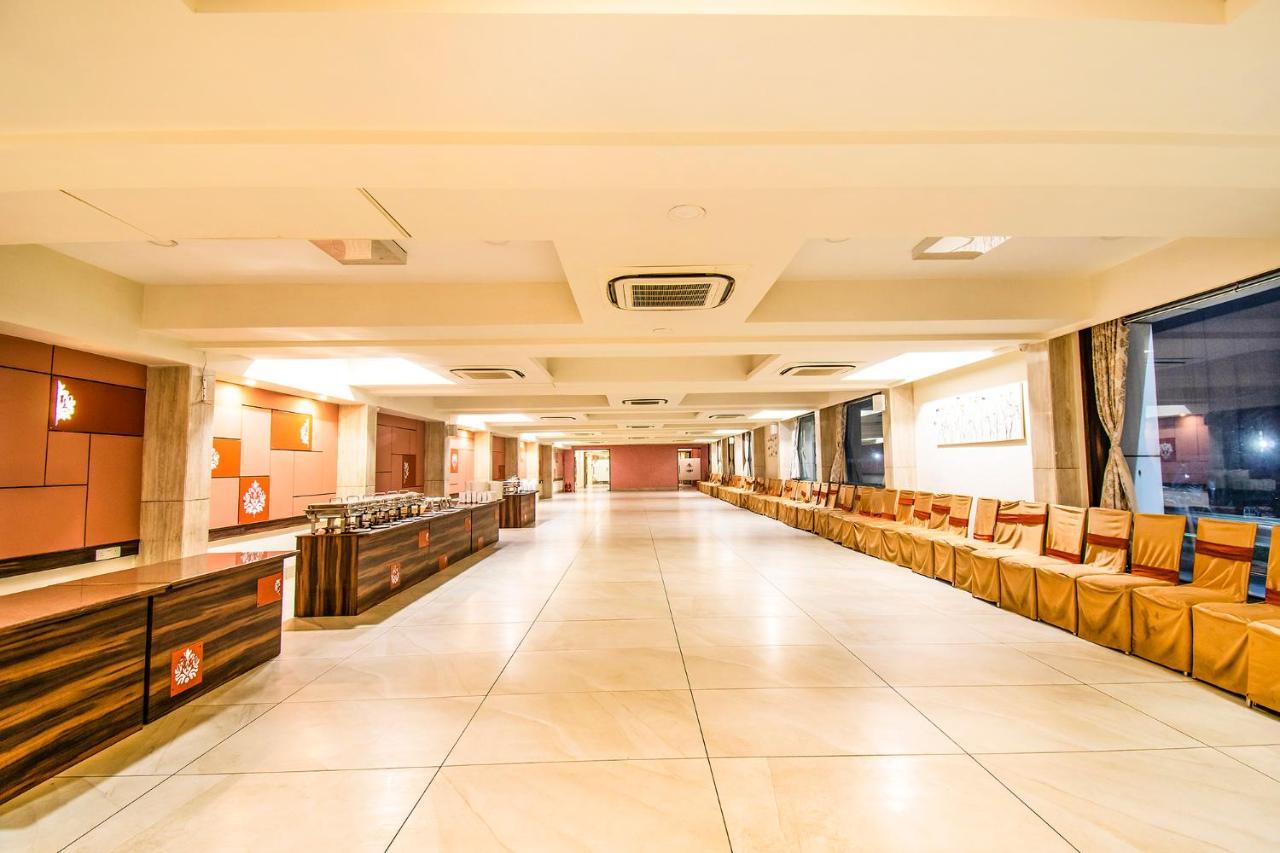 Fabhotel Flora Vastral Ahmedabad Eksteriør billede